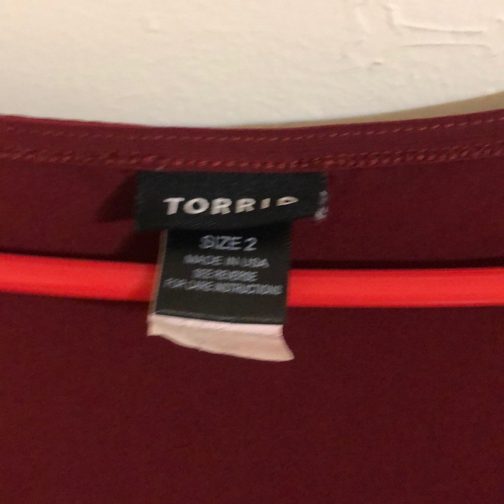 Torrid cold shoulder top - Picture 2 of 2